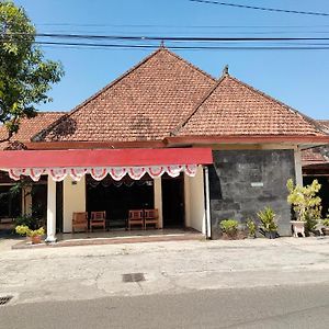 OYO 524 Makuta Hotel Near RSUD Kota Yogyakarta