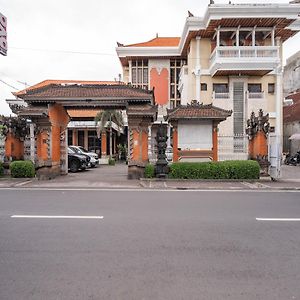 OYO 1952 Hotel Dewata Indah